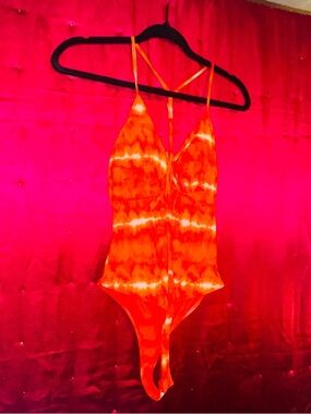 👑 SIZE SMALL TYE-DYE MERAKI BODYSUIT